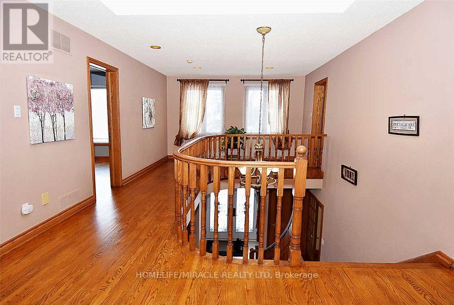 85 Harlow Crescent, Toronto, ON - Indoor