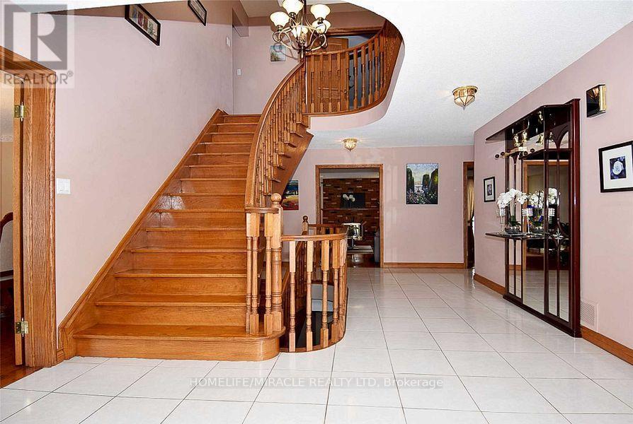 85 Harlow Crescent, Toronto, ON - Indoor Photo Showing Other Room