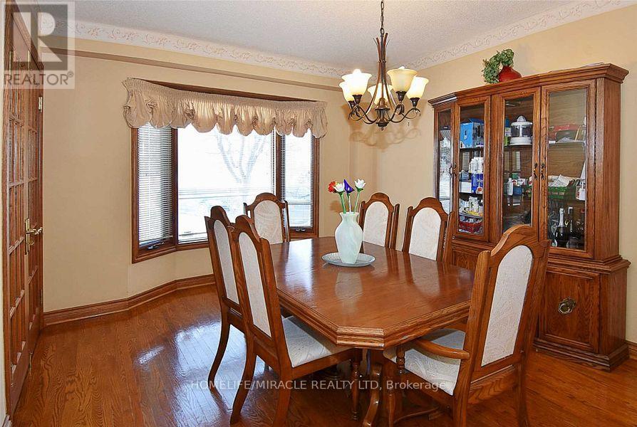 85 Harlow Crescent, Toronto, ON - Indoor Photo Showing Dining Room