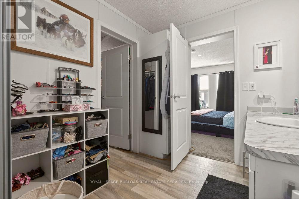 29 Hickory Hollow, Haldimand, ON - Indoor