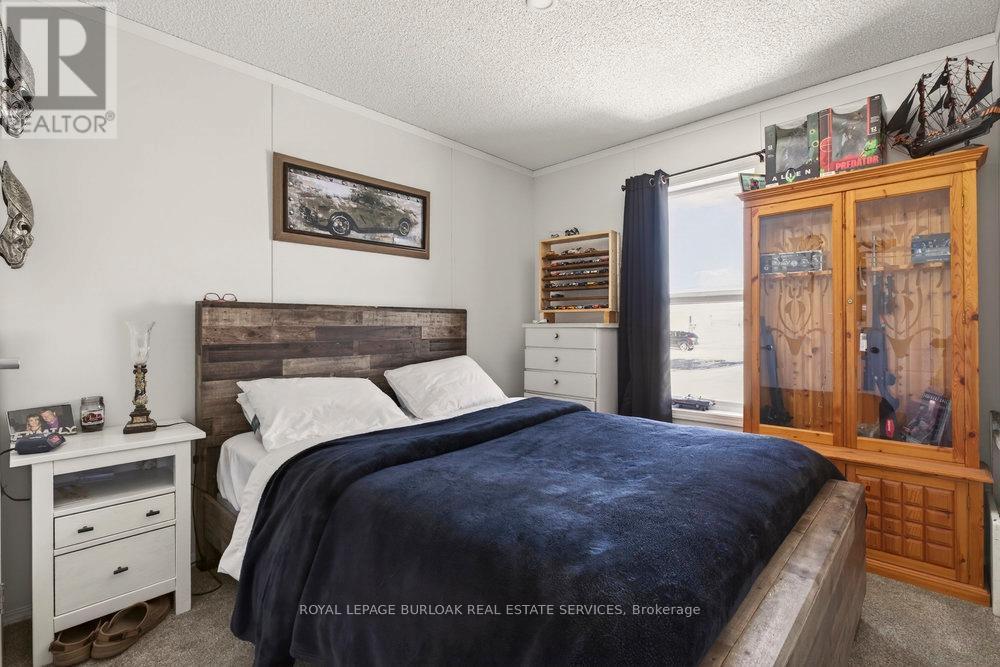 29 Hickory Hollow, Haldimand, ON - Indoor Photo Showing Bedroom