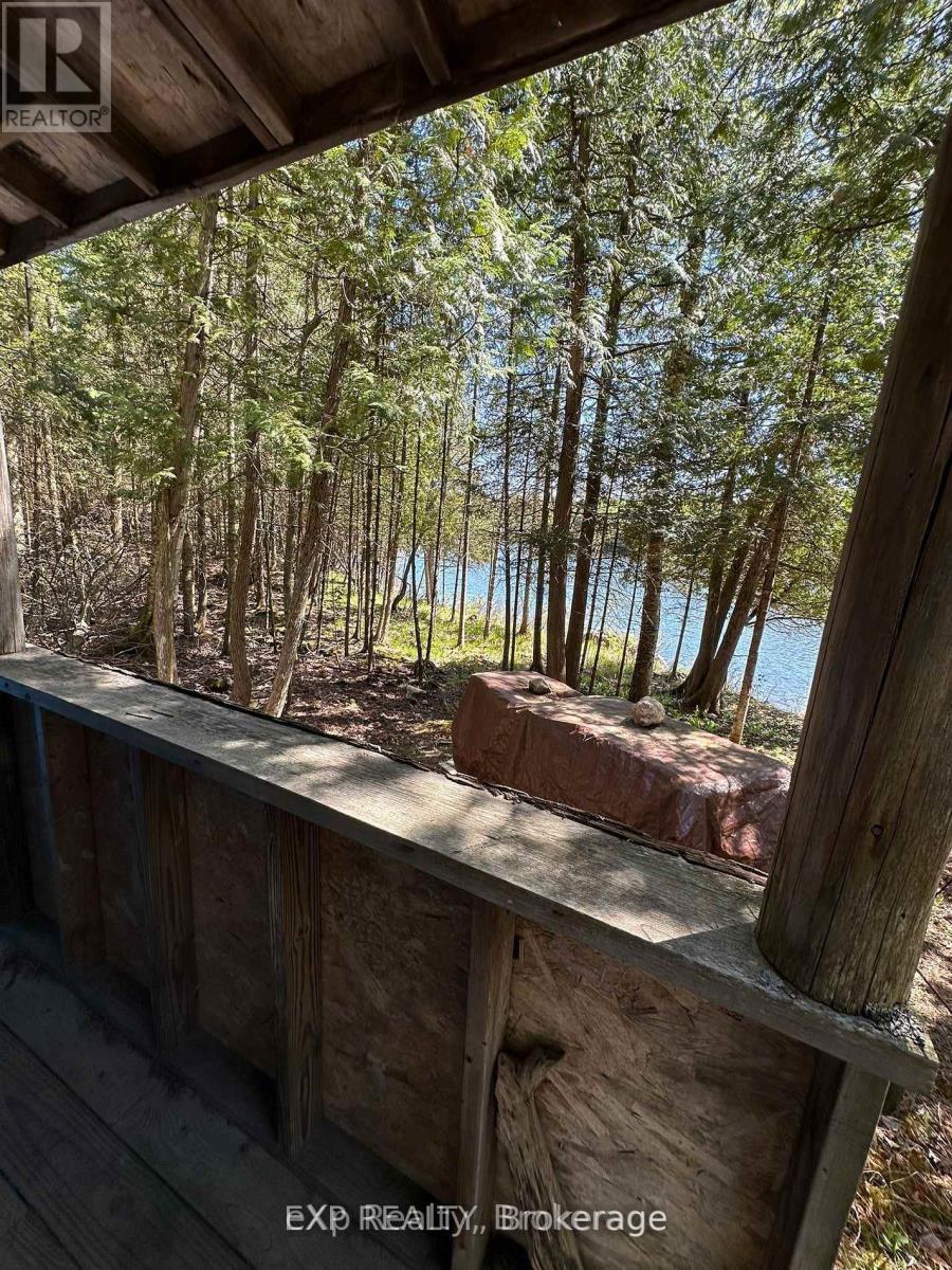 9 North Poverty Bay Road, Magnetawan, ON