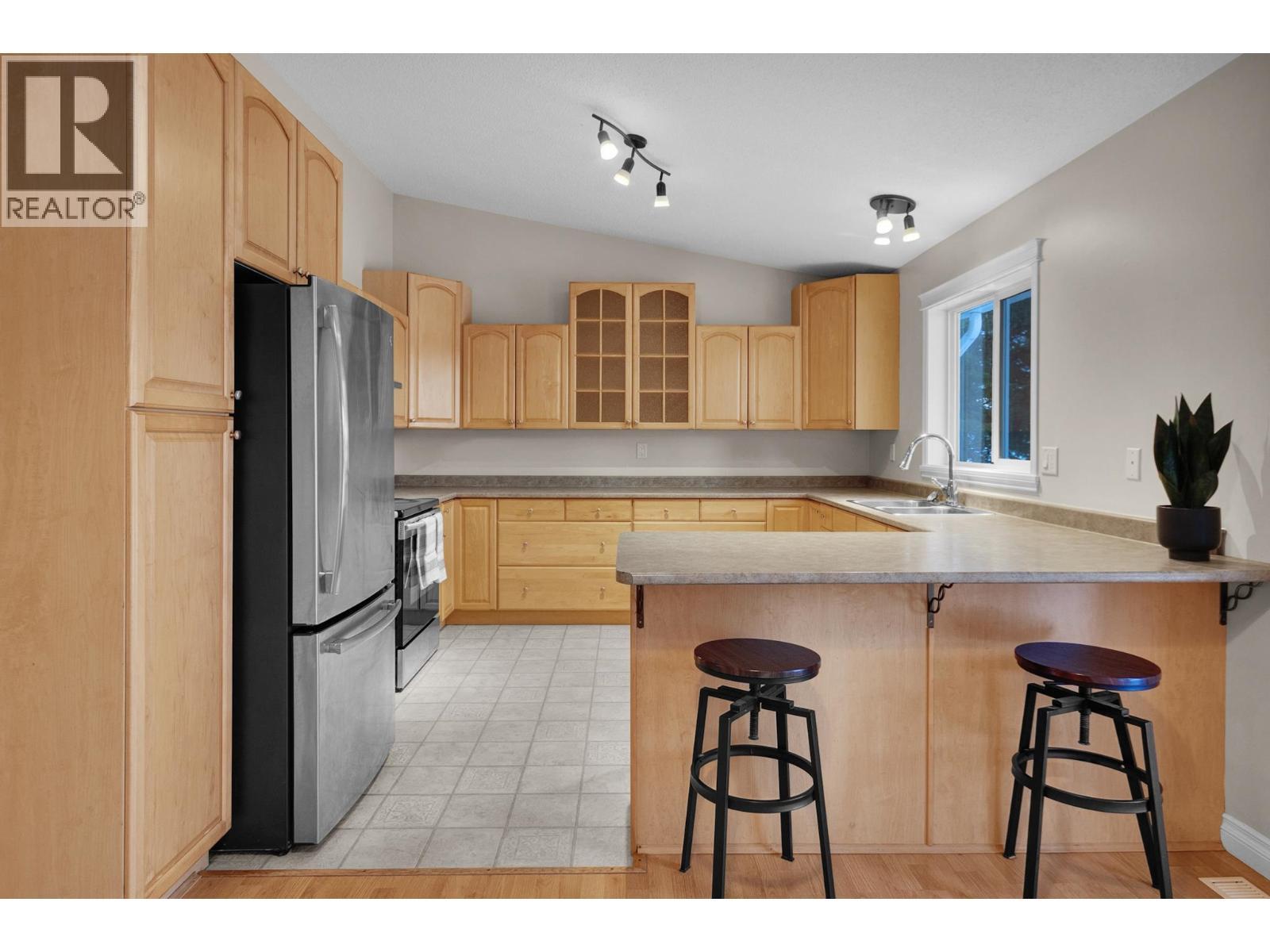 7941 Rosewood Place, Prince George, BC - Indoor Photo Showing Kitchen