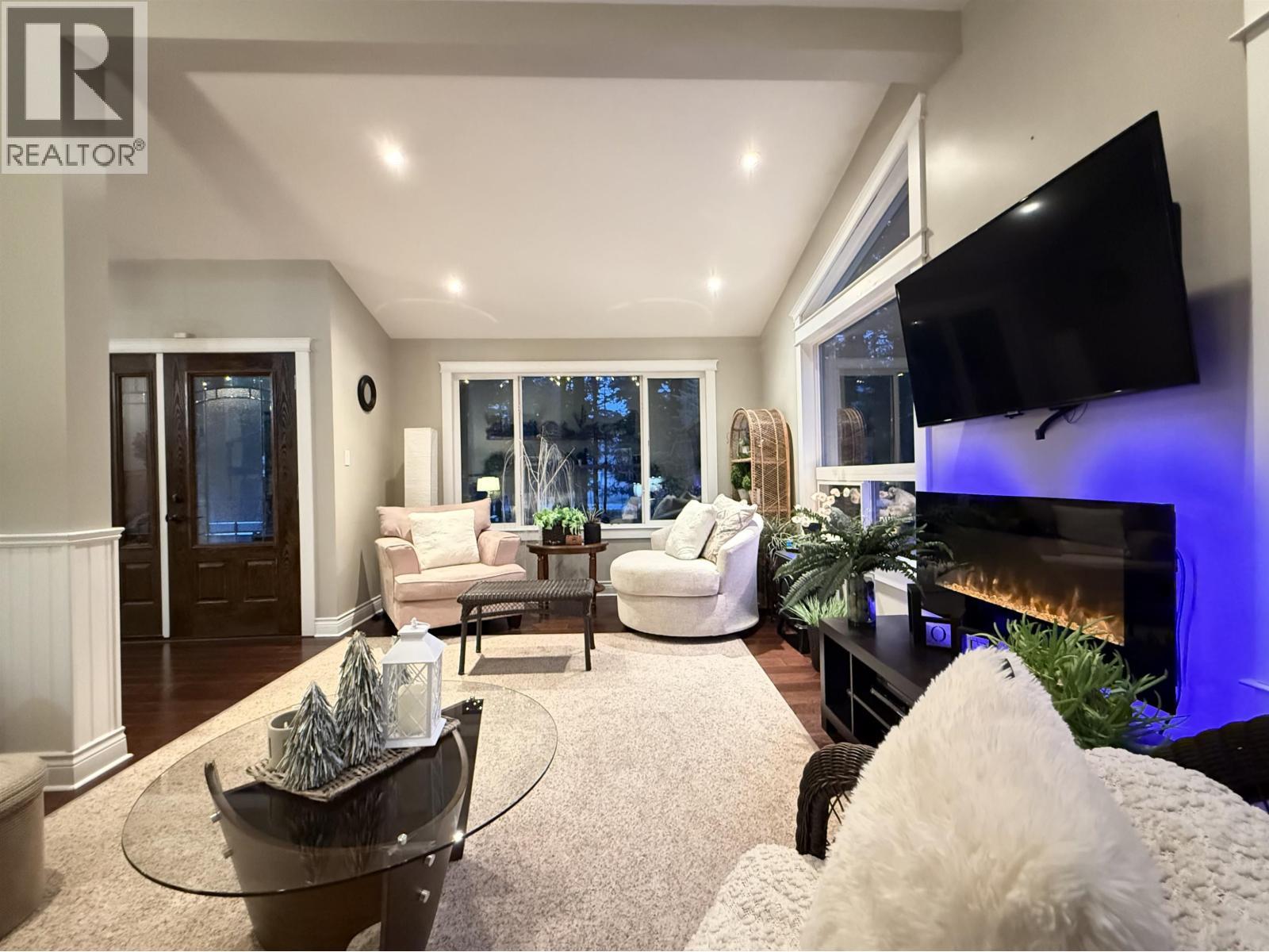 94 Coho Avenue, Kitimat, BC - Indoor Photo Showing Living Room