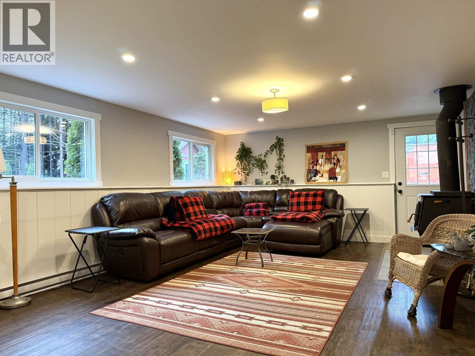 94 Coho Avenue, Kitimat, BC - Indoor Photo Showing Living Room