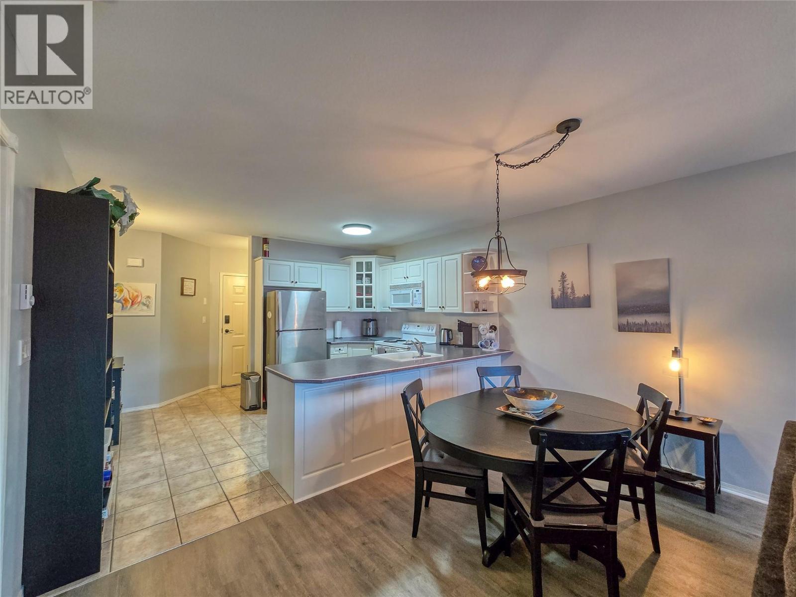 5052 Riverview Road Unit# 5012A, Fairmont Hot Springs, BC - Indoor Photo Showing Dining Room