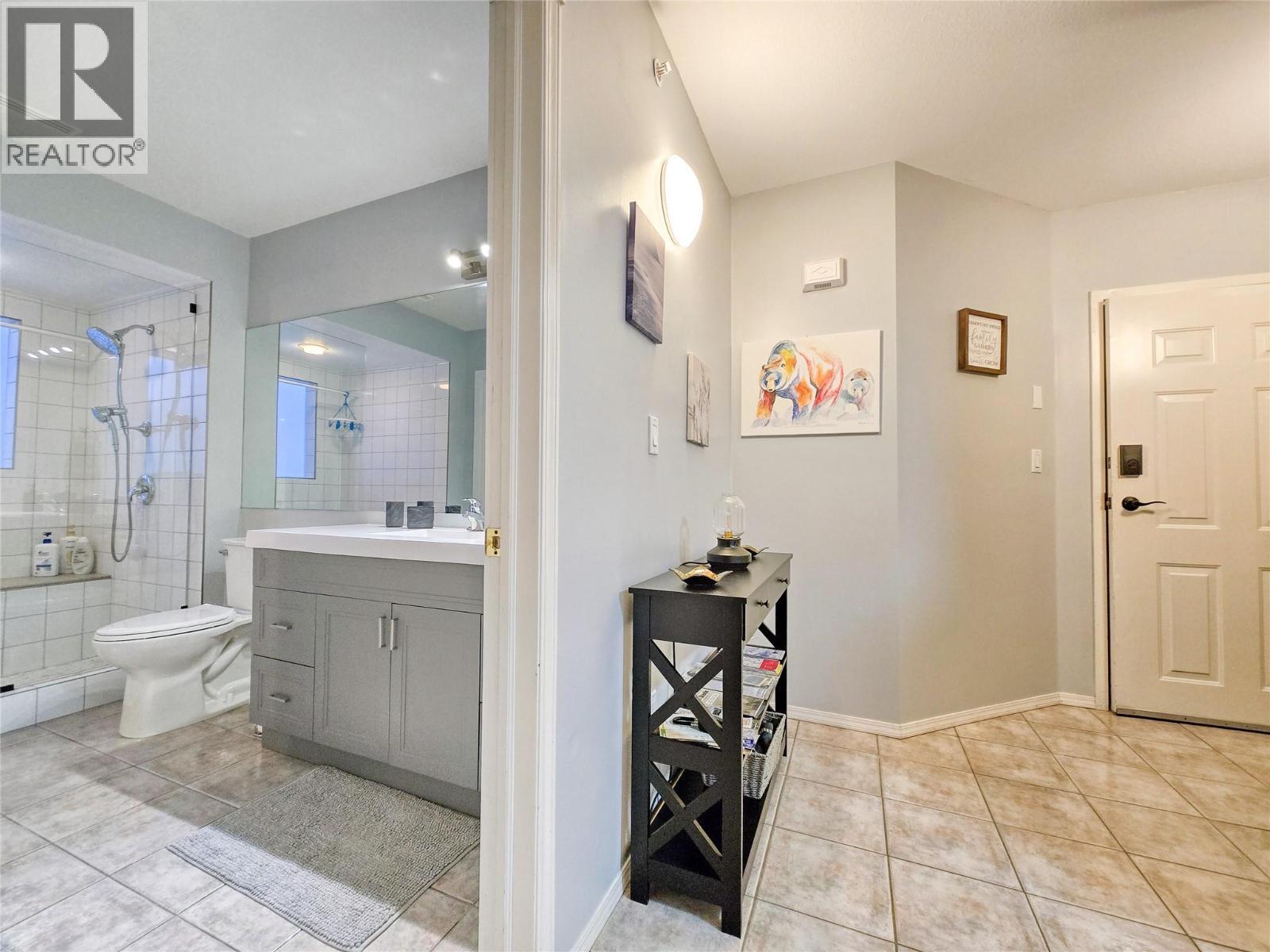 5052 Riverview Road Unit# 5012A, Fairmont Hot Springs, BC - Indoor Photo Showing Bathroom