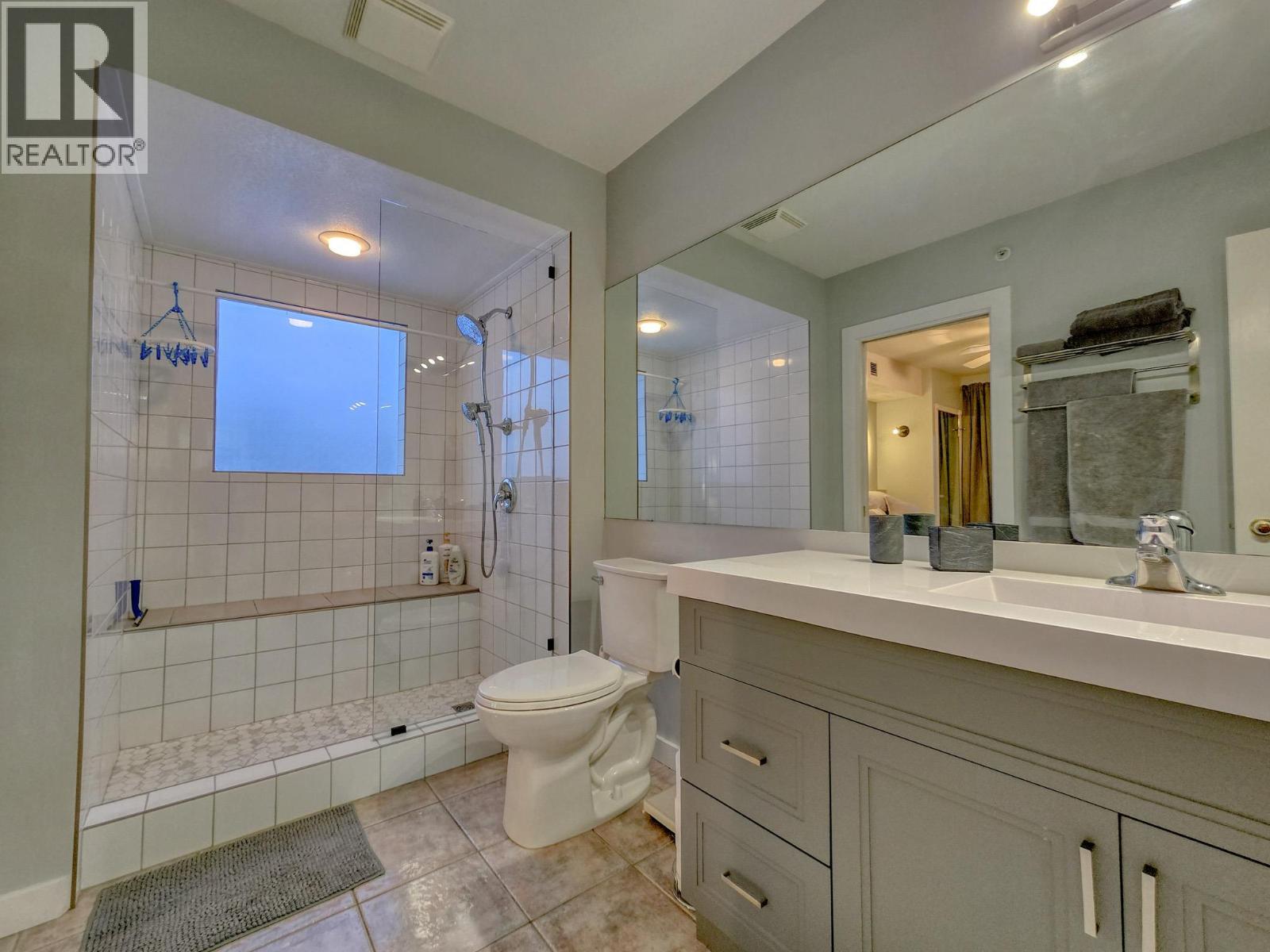 5052 Riverview Road Unit# 5012A, Fairmont Hot Springs, BC - Indoor Photo Showing Bathroom