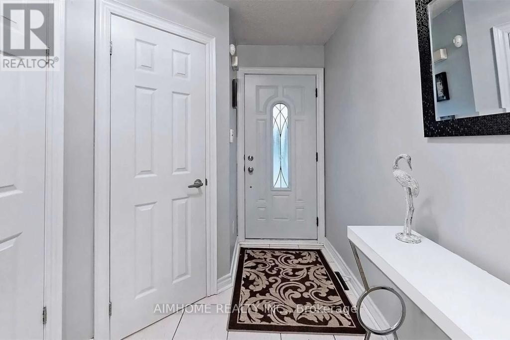 19 Hubbell Drive, Whitby, ON - Indoor Photo Showing Other Room