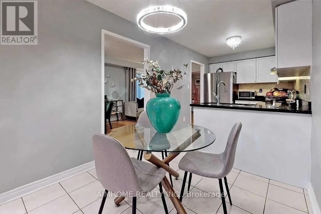 19 Hubbell Drive, Whitby, ON - Indoor Photo Showing Dining Room