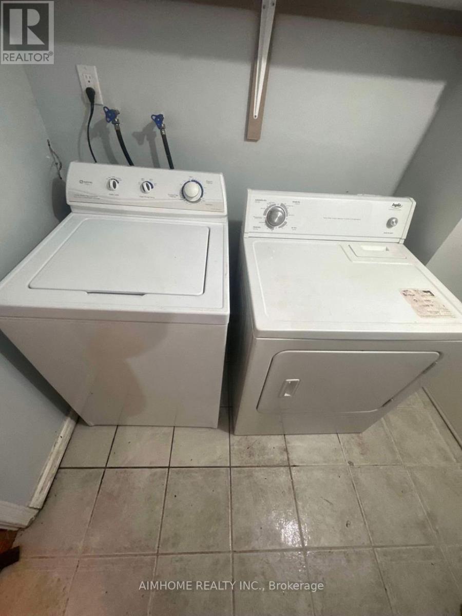 19 Hubbell Drive, Whitby, ON - Indoor Photo Showing Laundry Room