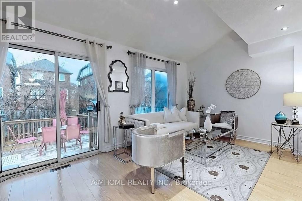 19 Hubbell Drive, Whitby, ON - Indoor Photo Showing Other Room