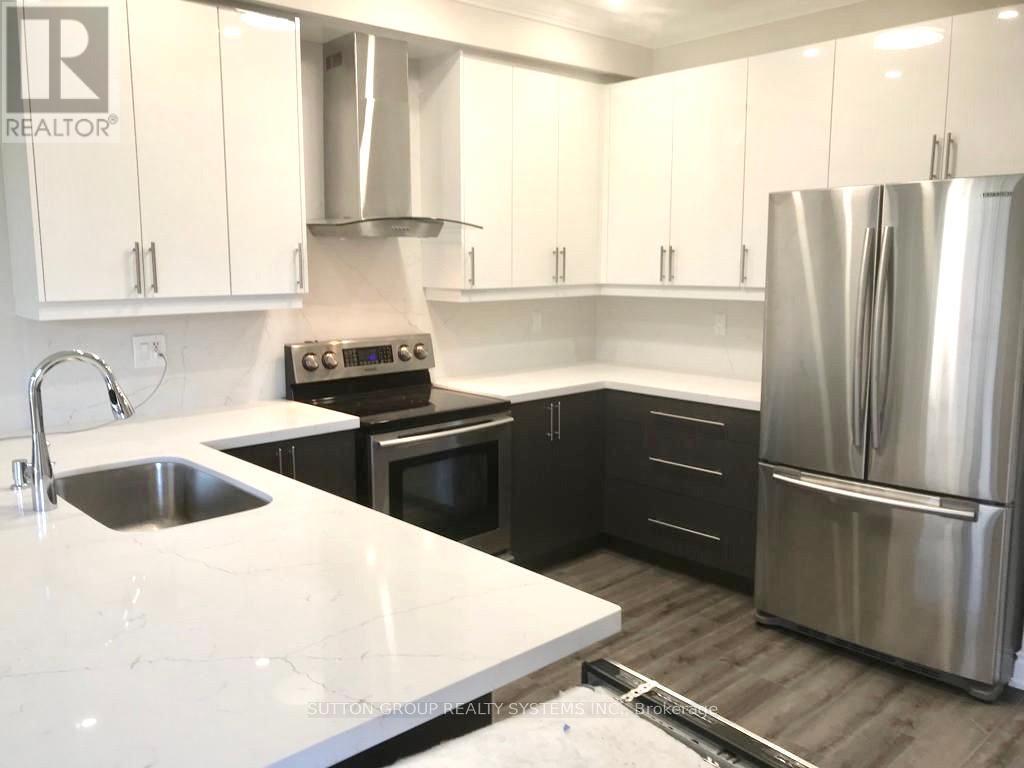 107 Laramie Crescent, Vaughan, ON - Indoor Photo Showing Kitchen With Stainless Steel Kitchen With Upgraded Kitchen