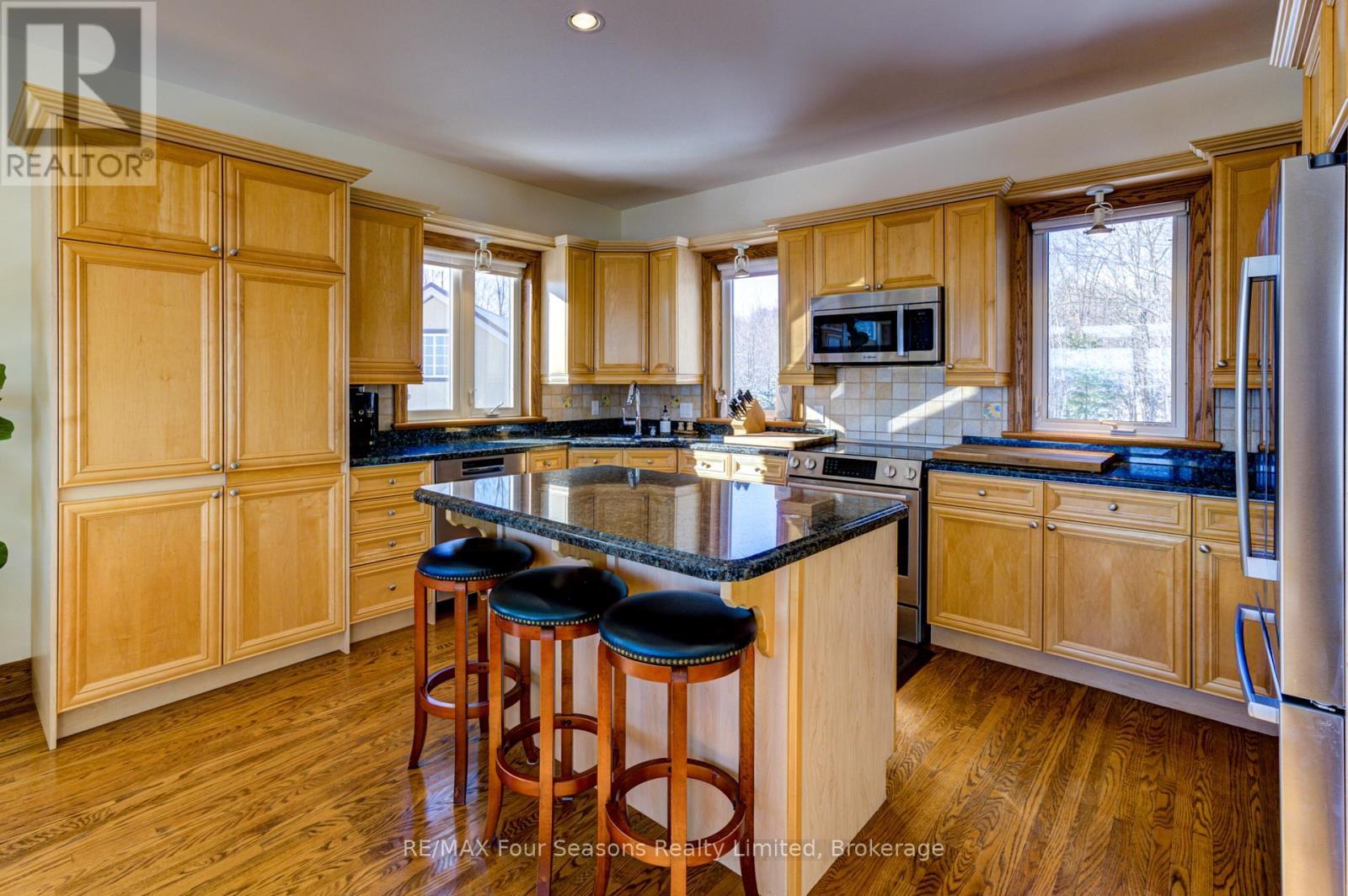 265617 25 Side Road, Meaford, ON - Indoor Photo Showing Kitchen