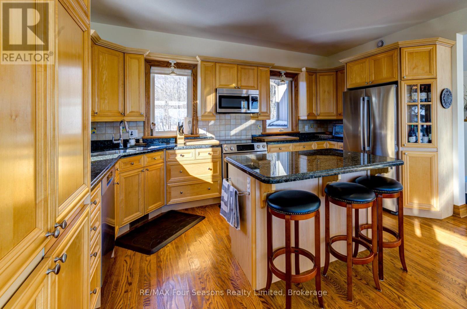 265617 25 Side Road, Meaford, ON - Indoor Photo Showing Kitchen