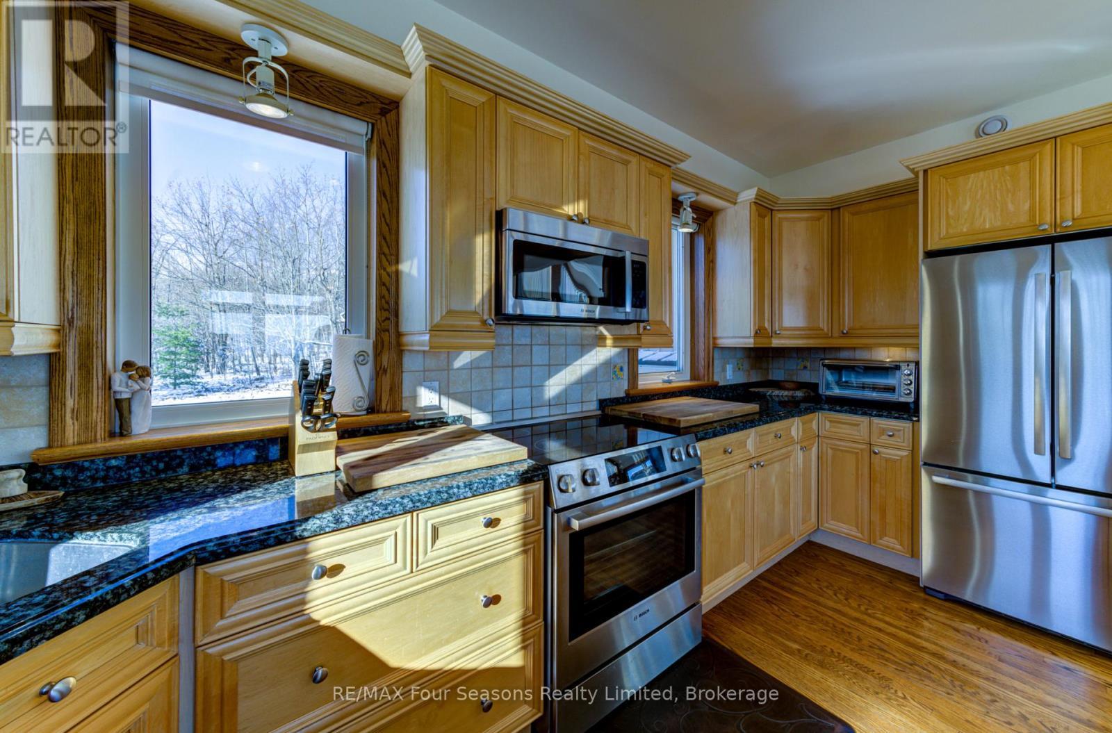 265617 25 Side Road, Meaford, ON - Indoor Photo Showing Kitchen