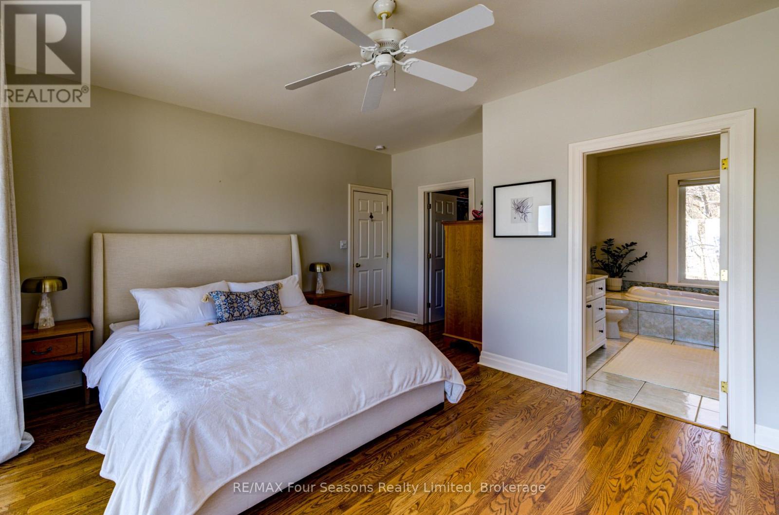 265617 25 Side Road, Meaford, ON - Indoor Photo Showing Bedroom