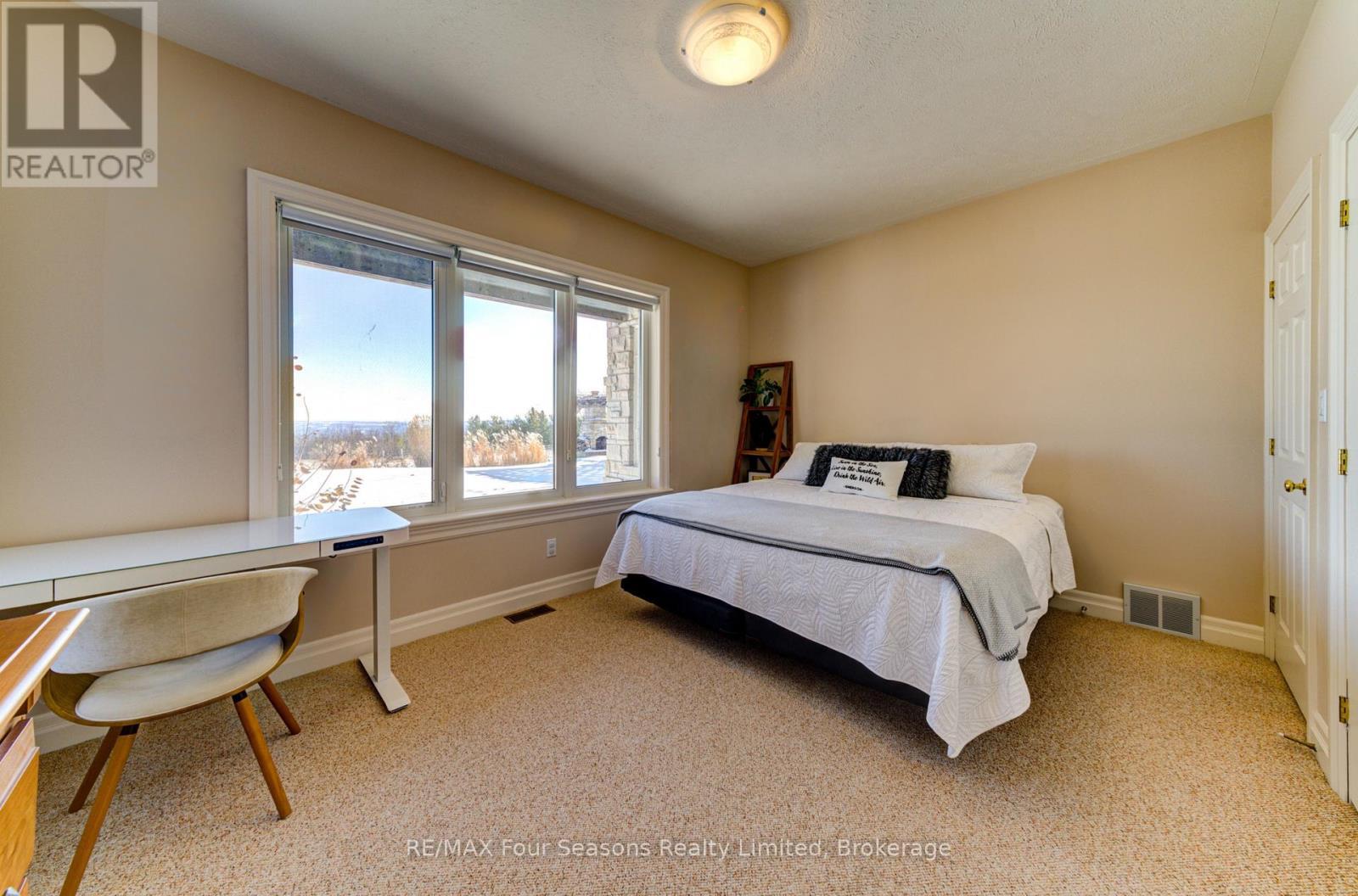 265617 25 Side Road, Meaford, ON - Indoor Photo Showing Bedroom