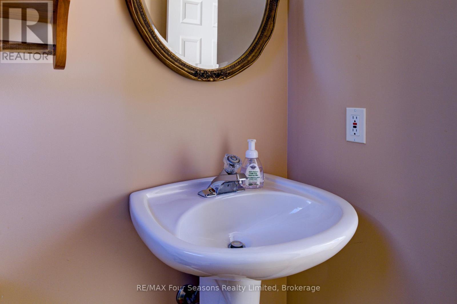 265617 25 Side Road, Meaford, ON - Indoor Photo Showing Bathroom