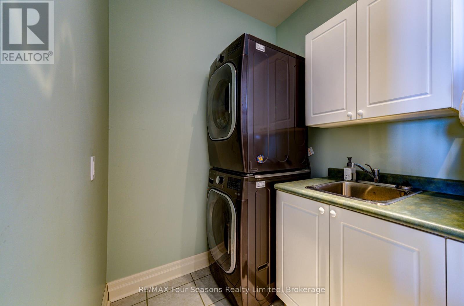 265617 25 Side Road, Meaford, ON - Indoor Photo Showing Laundry Room
