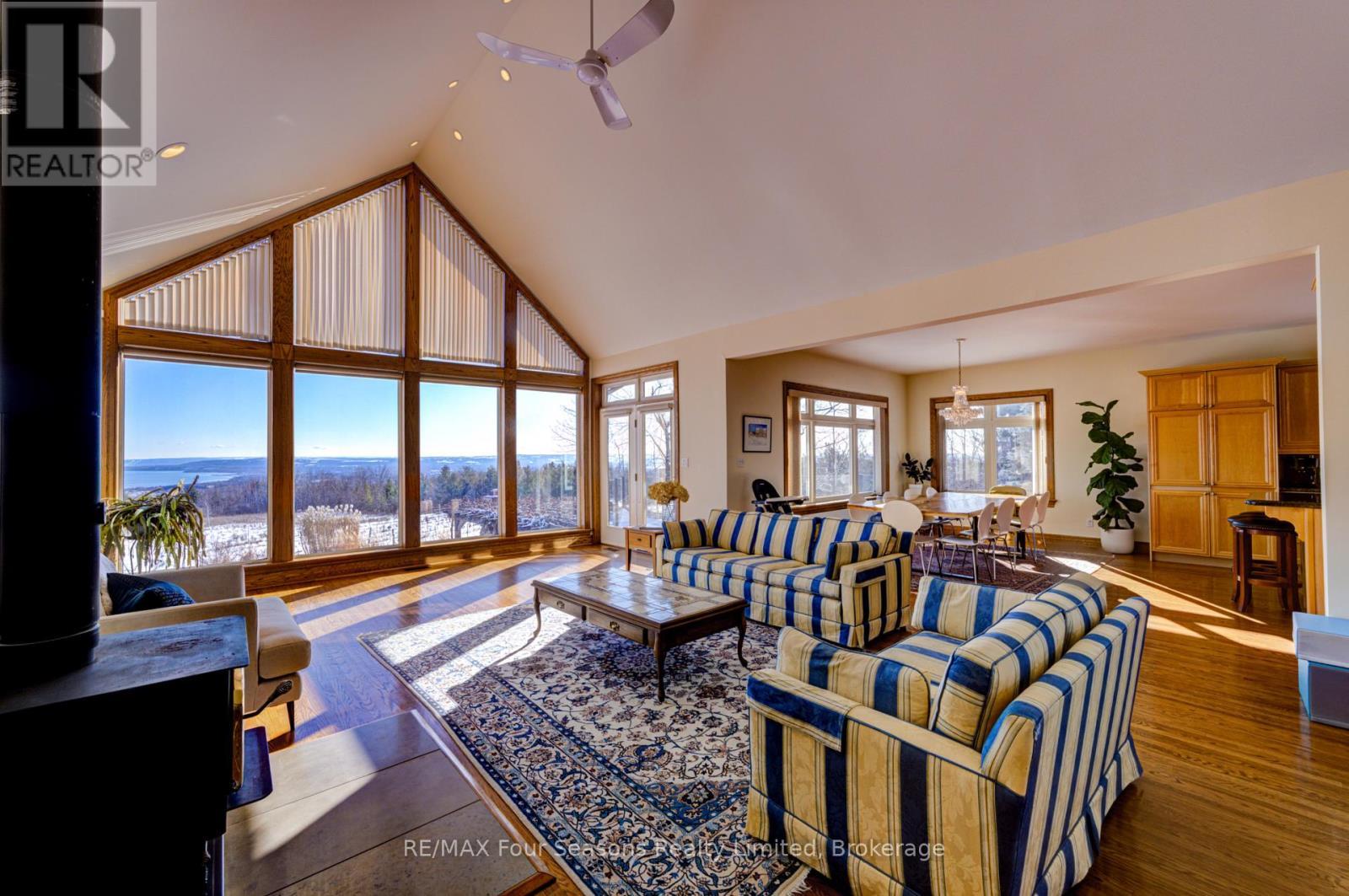 265617 25 Side Road, Meaford, ON - Indoor Photo Showing Living Room