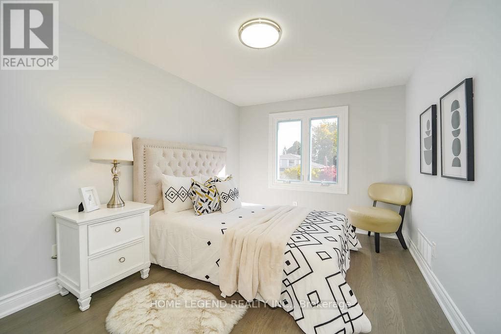 36 Pebblehill Square, Toronto, ON - Indoor Photo Showing Bedroom