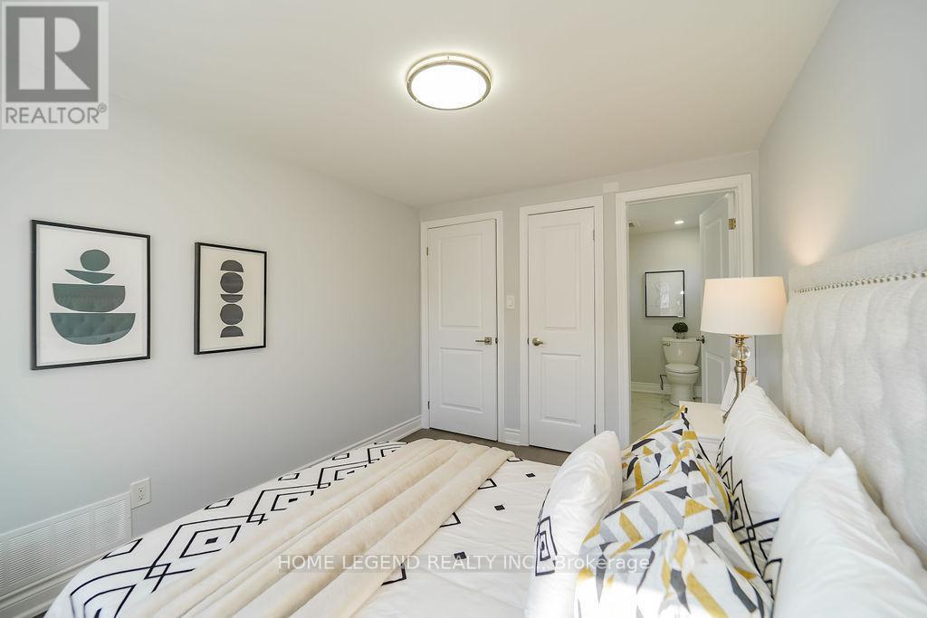 36 Pebblehill Square, Toronto, ON - Indoor Photo Showing Bedroom