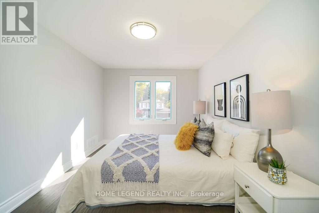 36 Pebblehill Square, Toronto, ON - Indoor Photo Showing Bedroom