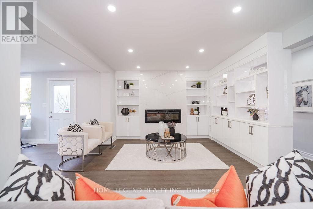 36 Pebblehill Square, Toronto, ON - Indoor