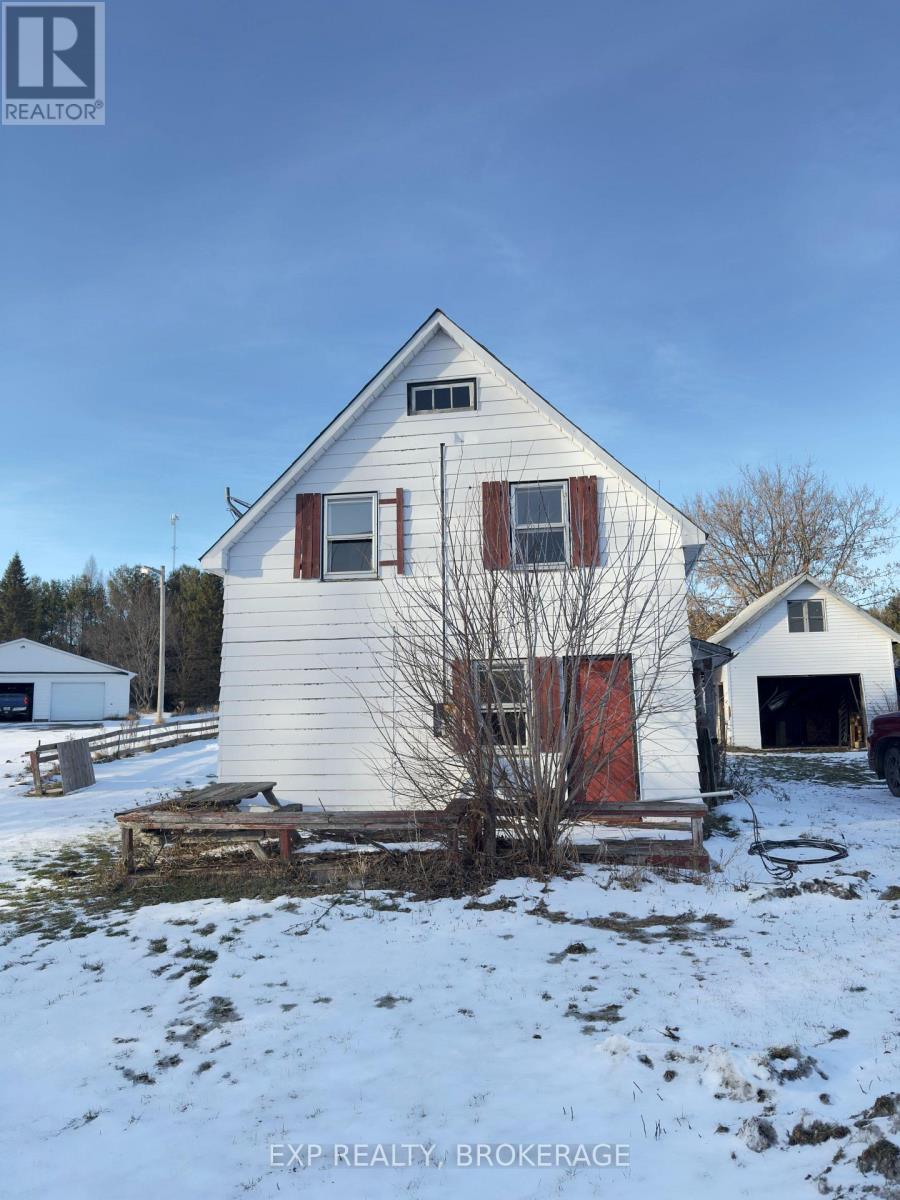 243 Hwy. #28 Highway, Addington Highlands (Addington Highlands), ON - Outdoor