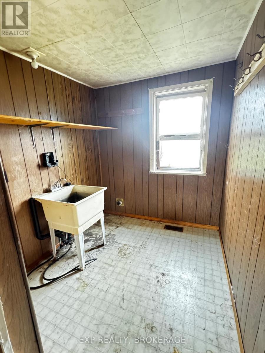 243 Hwy. #28 Highway, Addington Highlands (Addington Highlands), ON - Indoor