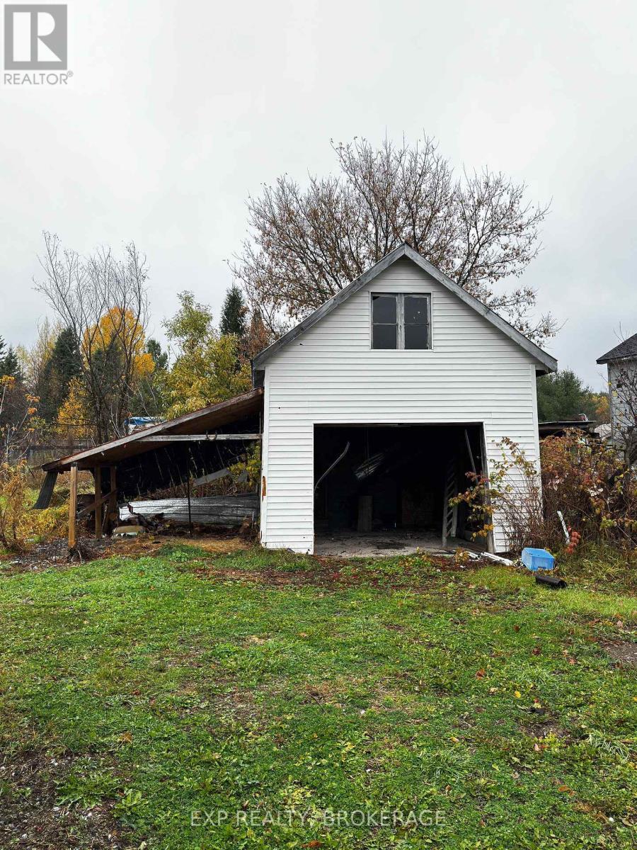 243 Hwy. #28 Highway, Addington Highlands (Addington Highlands), ON - Outdoor