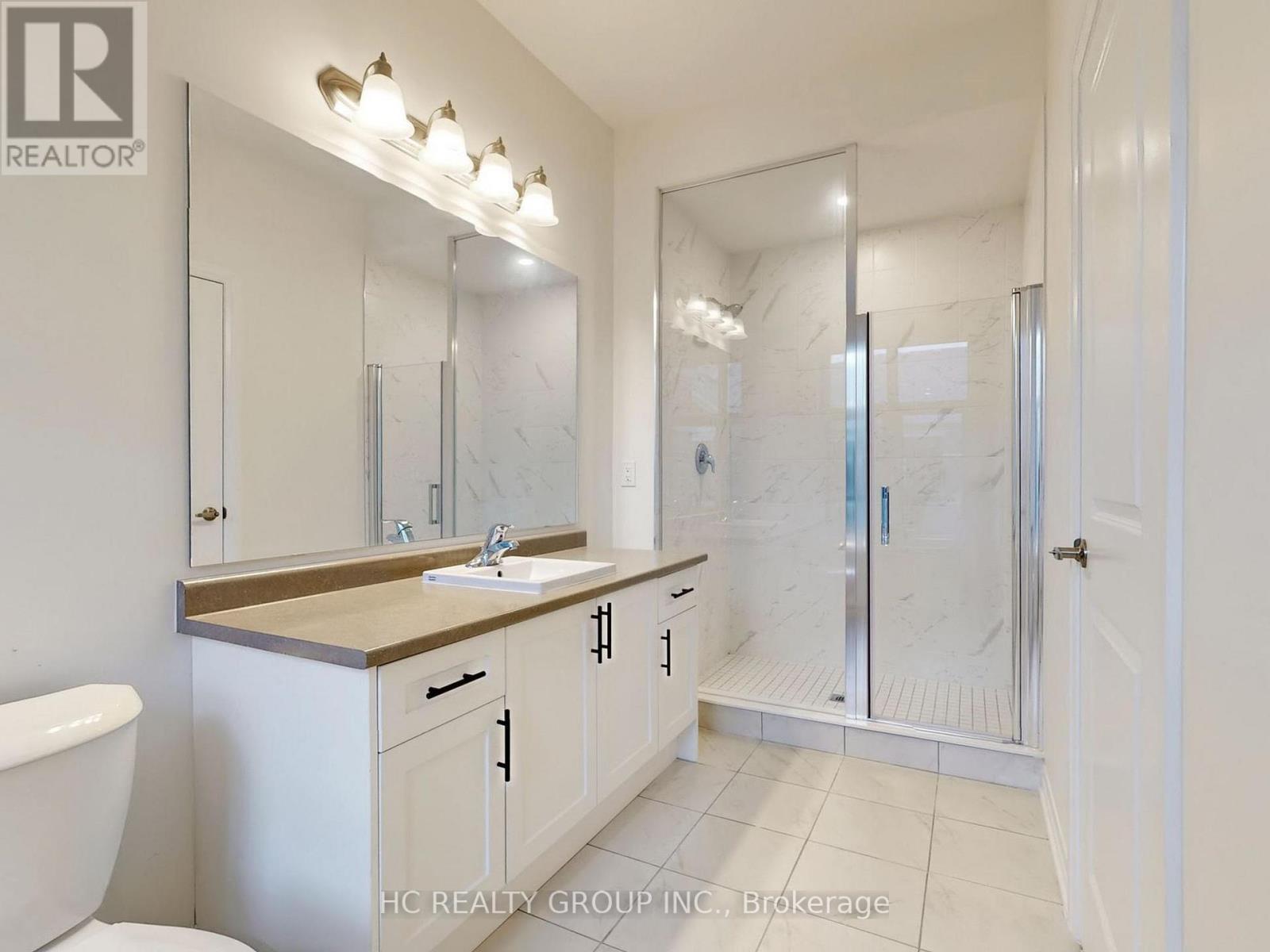 28 Millman Lane, Richmond Hill, ON - Indoor Photo Showing Bathroom