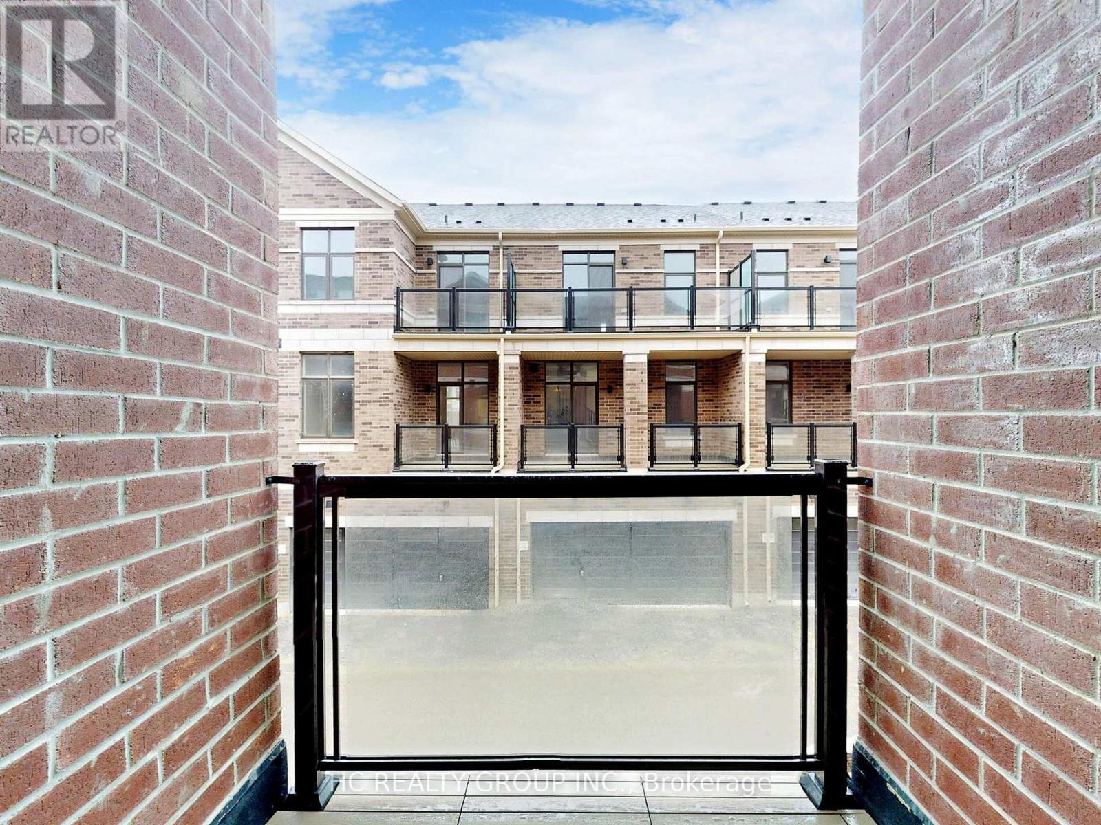 28 Millman Lane, Richmond Hill, ON - Outdoor