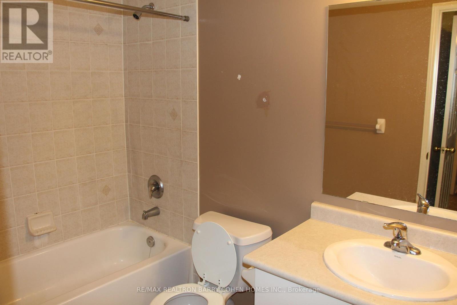 205 - 308 John Street, Markham, ON - Indoor Photo Showing Bathroom