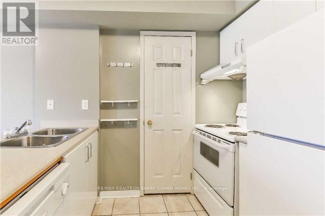 205 - 308 John Street, Markham, ON - Indoor Photo Showing Kitchen With Double Sink