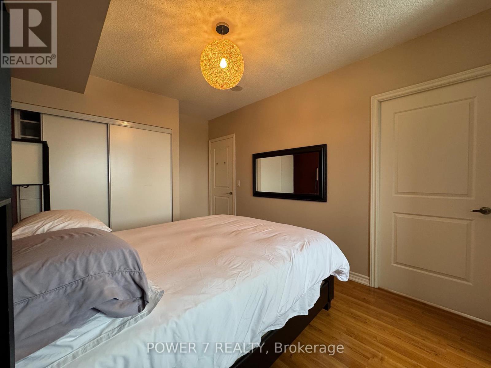 1615 - 9235 Jane Street, Vaughan, ON - Indoor Photo Showing Bedroom