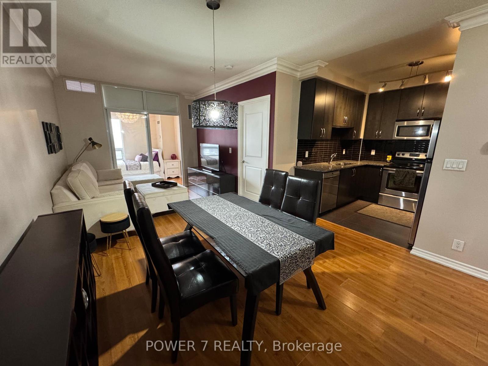 1615 - 9235 Jane Street, Vaughan, ON - Indoor Photo Showing Dining Room