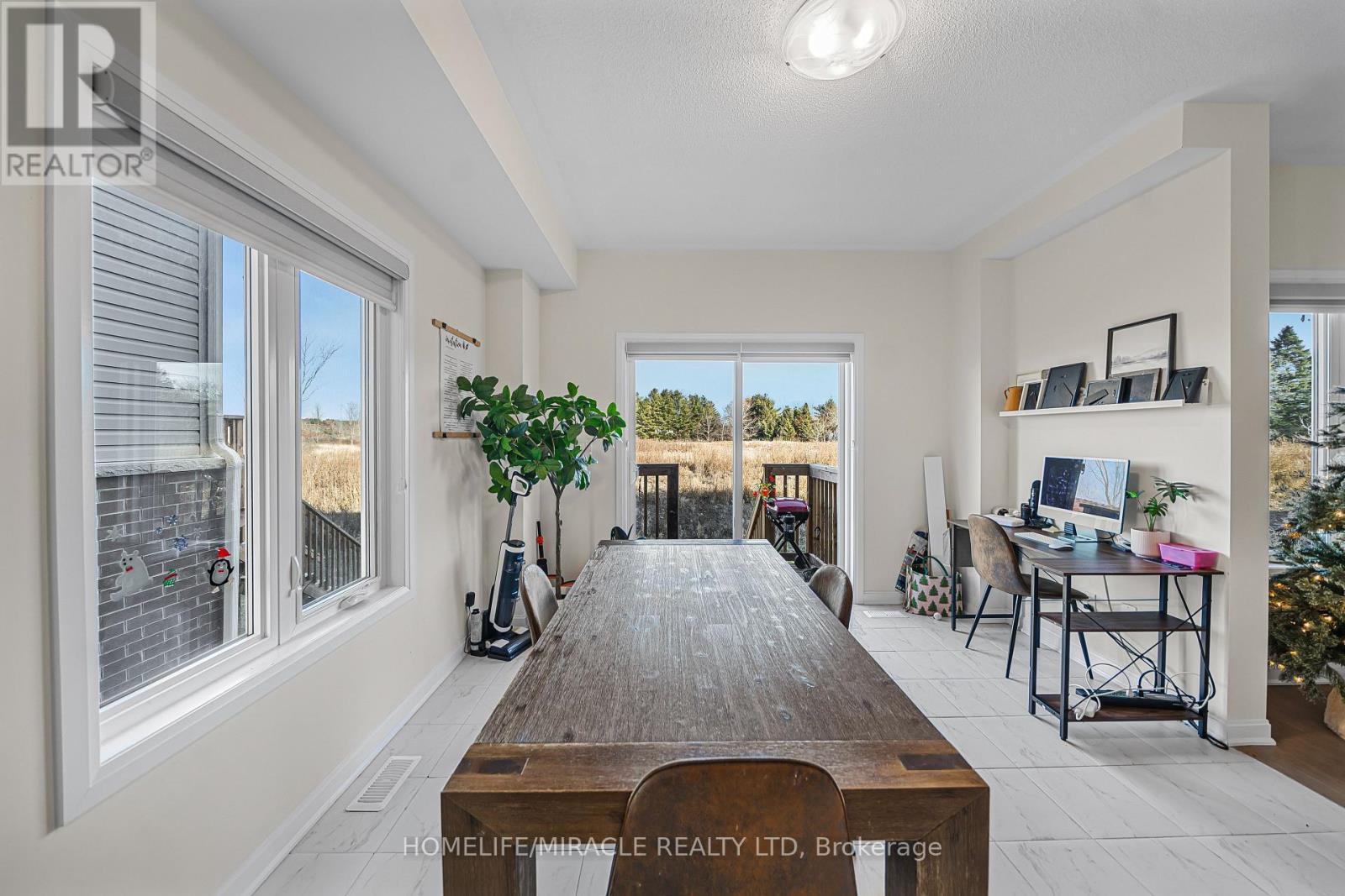 76 Oakmont Drive, Loyalist, ON - Indoor