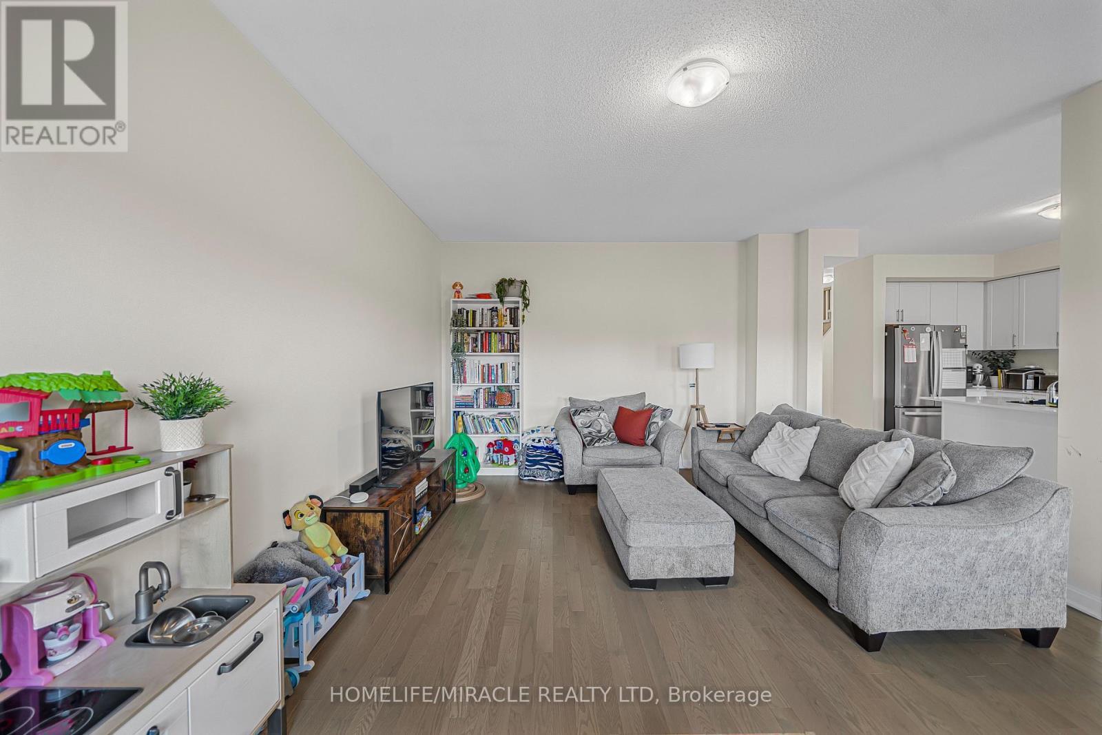 76 Oakmont Drive, Loyalist, ON - Indoor Photo Showing Living Room