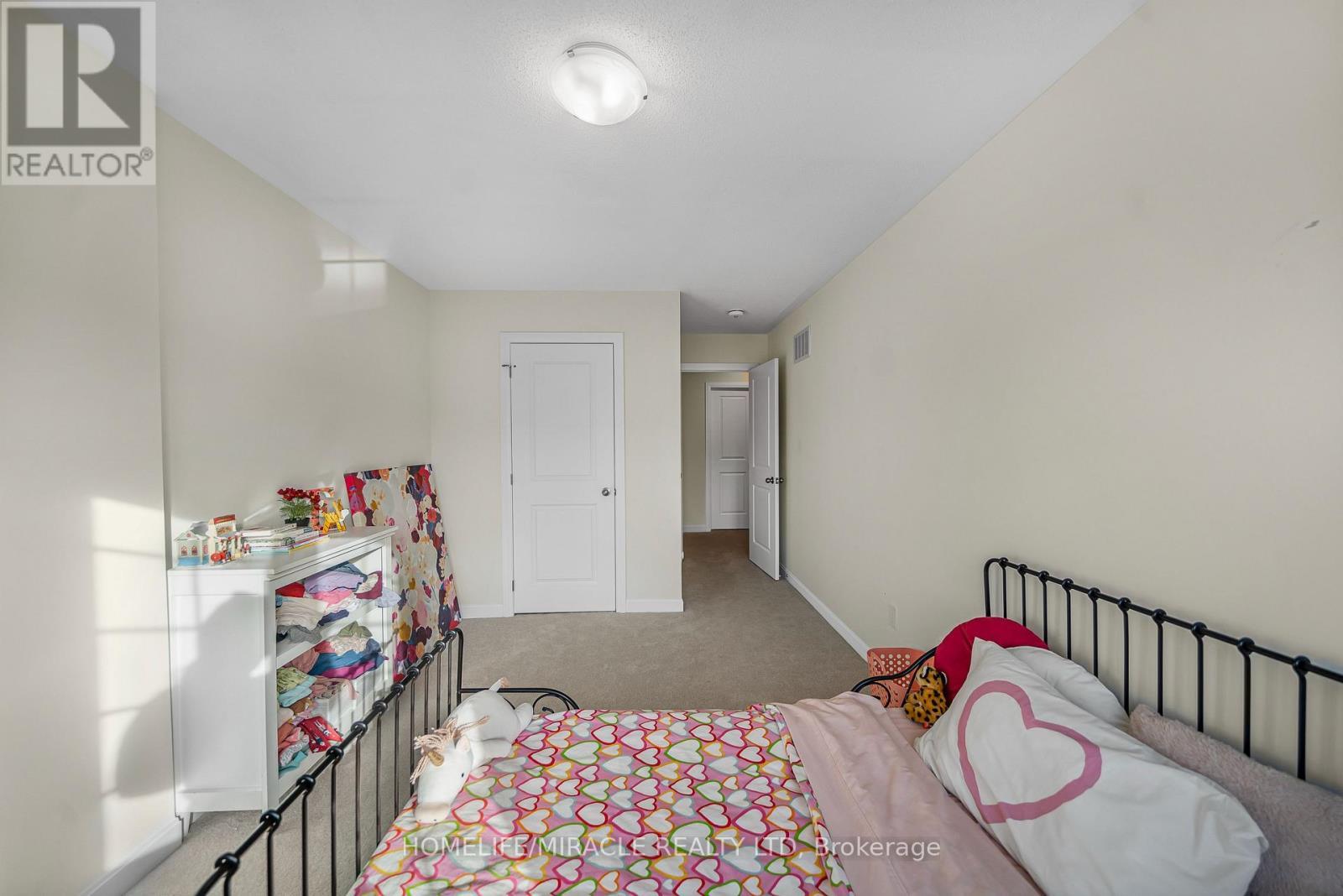 76 Oakmont Drive, Loyalist, ON - Indoor Photo Showing Bedroom