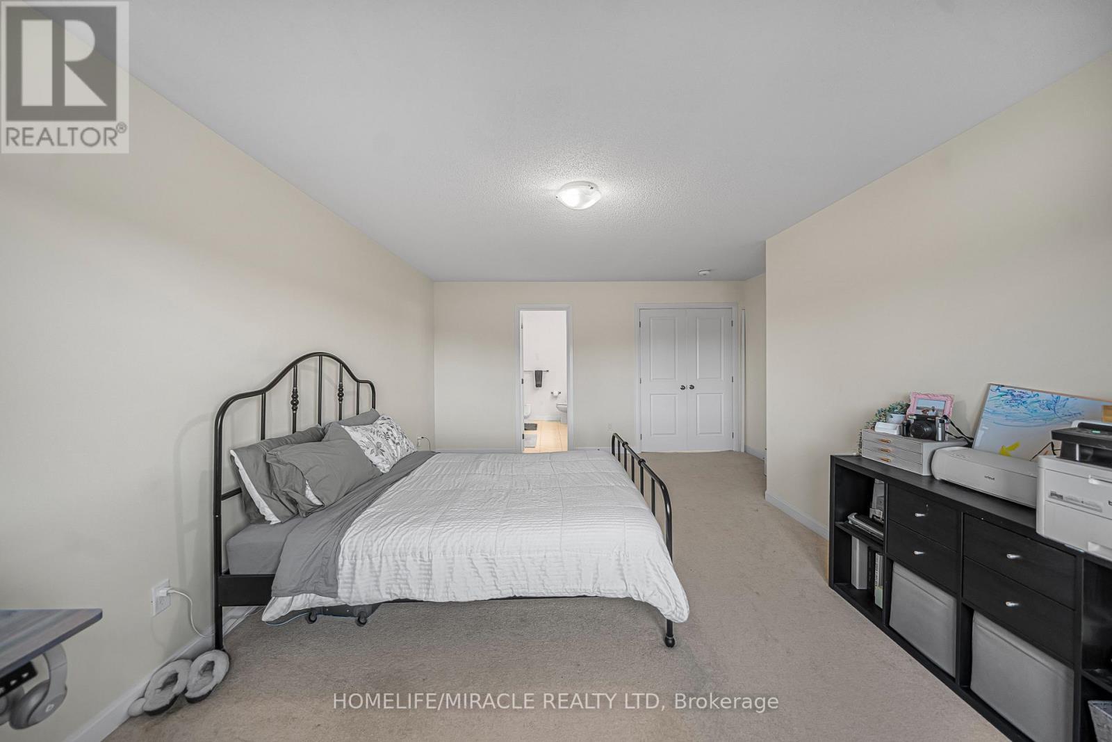 76 Oakmont Drive, Loyalist, ON - Indoor Photo Showing Bedroom