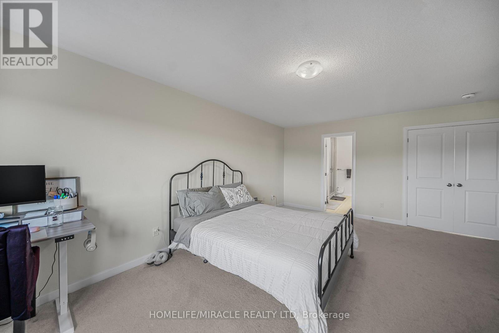 76 Oakmont Drive, Loyalist, ON - Indoor Photo Showing Bedroom