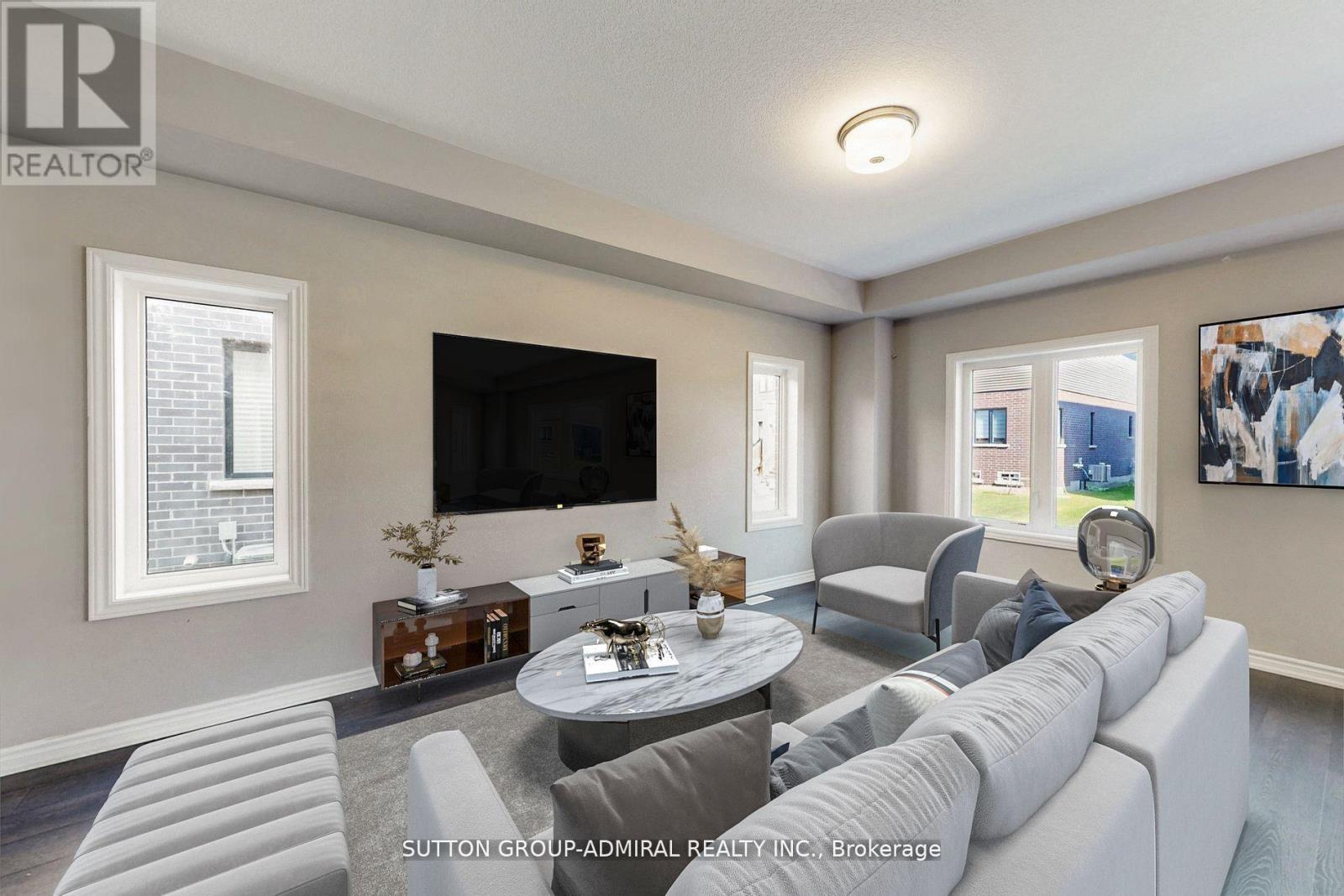 18 Copeman Avenue, Brantford, ON - Indoor Photo Showing Living Room