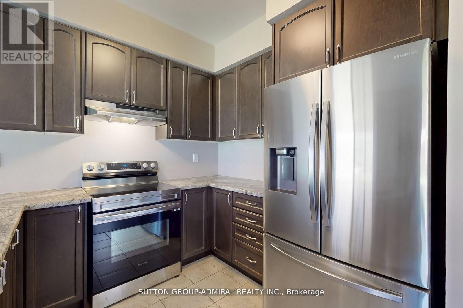 18 Copeman Avenue, Brantford, ON - Indoor Photo Showing Kitchen