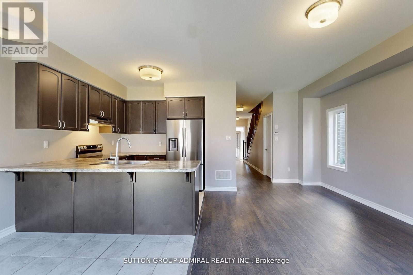 18 Copeman Avenue, Brantford, ON - Indoor Photo Showing Kitchen