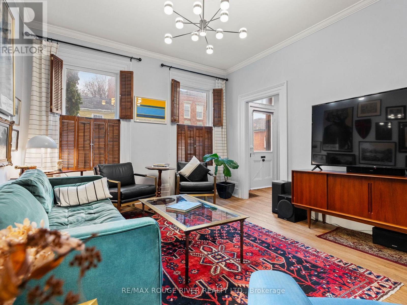 141 Walton Street, Port Hope, ON - Indoor Photo Showing Living Room