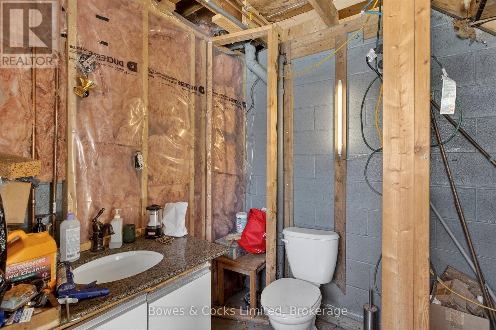 1350 Madill Road, Highlands East (Monmouth), ON - Indoor Photo Showing Bathroom