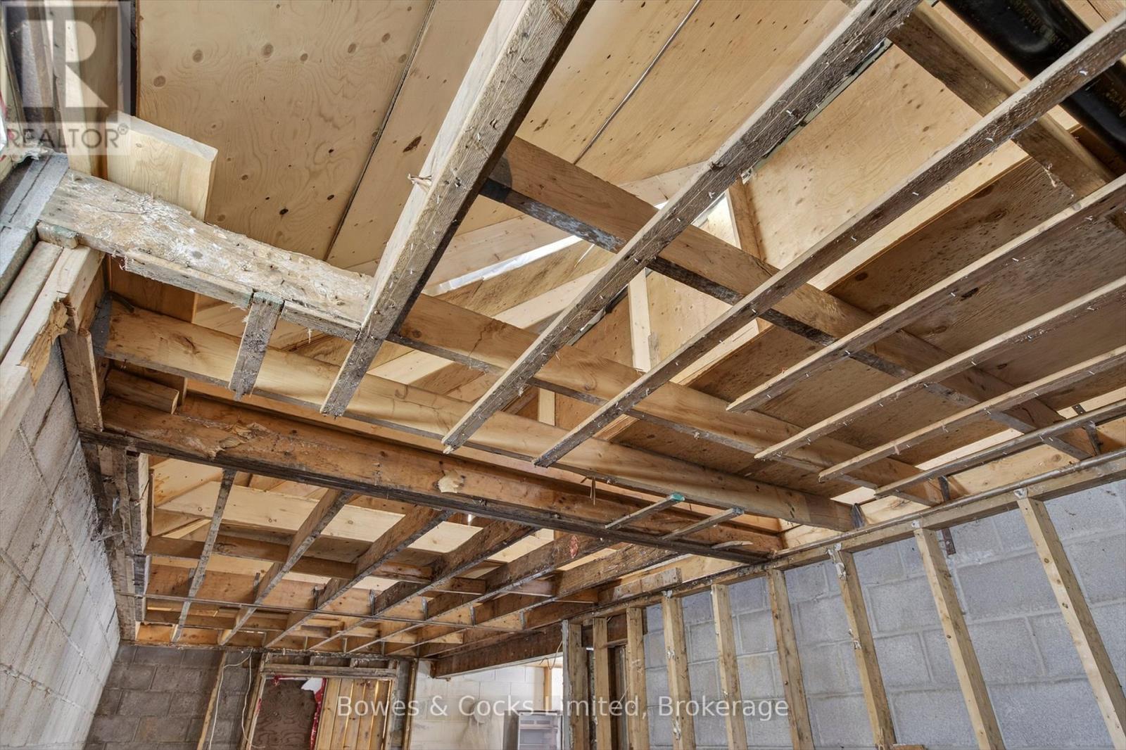 1350 Madill Road, Highlands East (Monmouth), ON - Indoor