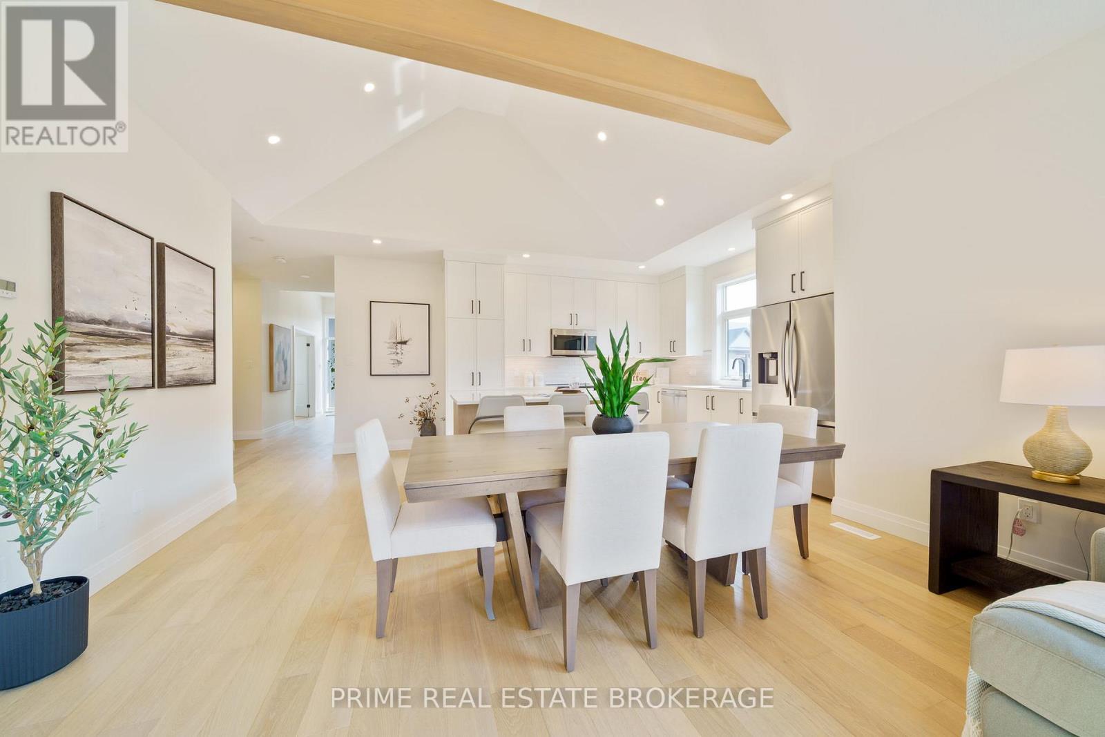 44 - 63 Compass Trail, Central Elgin, ON - Indoor Photo Showing Dining Room